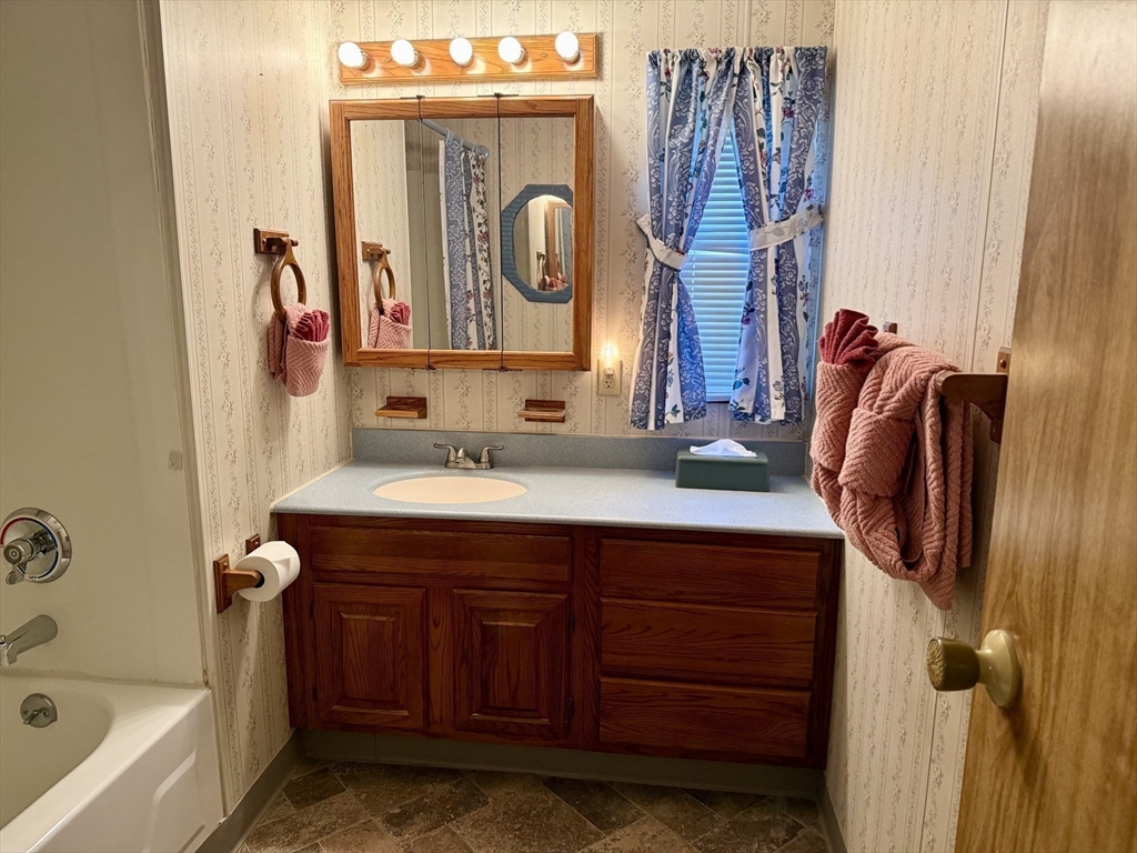 189 Springfield Road, Unit 2 Westfield, MA 01085 - Photo 13 of 19