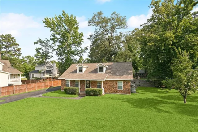 $479,000 | 203 Willow Circle, Mandeville, LA 70471