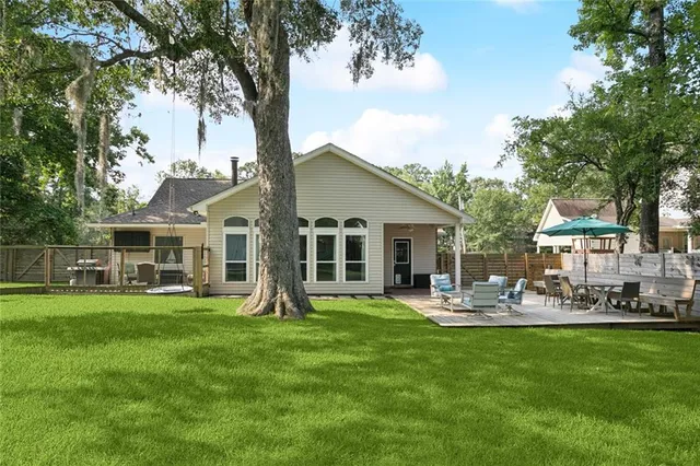 $479,000 | 203 Willow Circle, Mandeville, LA 70471