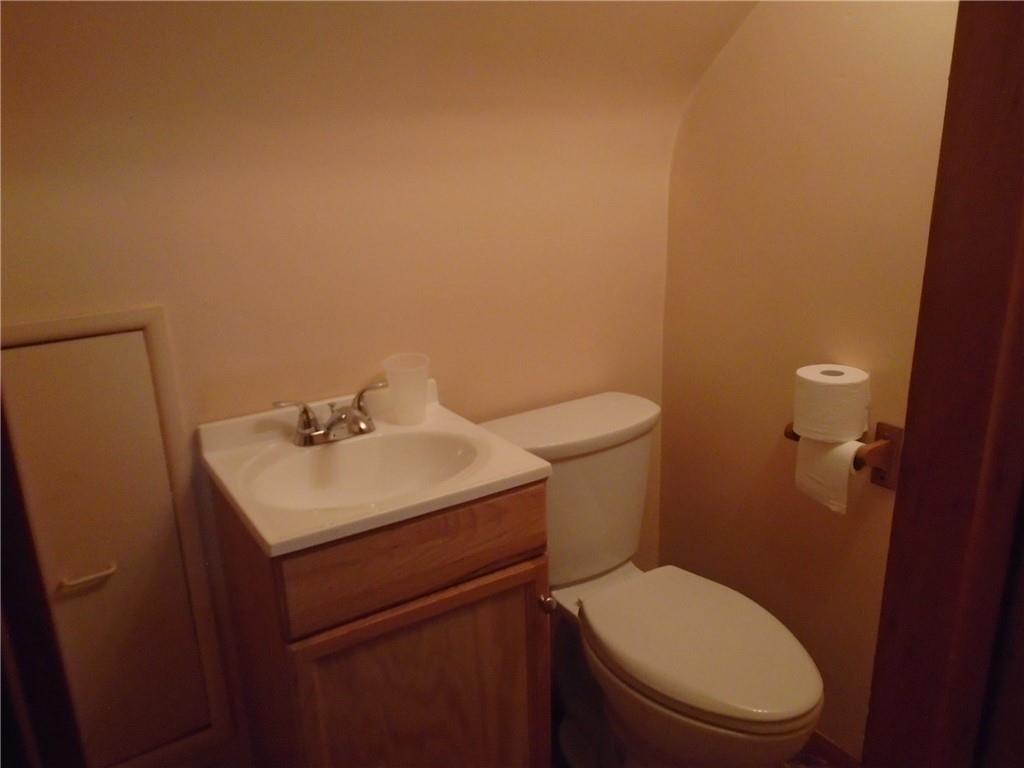 1121 Spruce Street Ambridge, PA 15003 - Photo 17 of 41