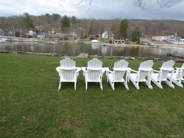 $1,800 | 9 Fredericks Road, Greenwood Lake, NY 10925