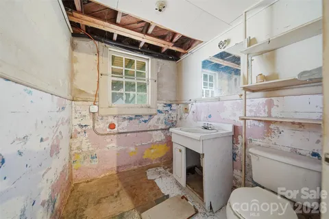 $199,900 | 2036 4th Street Northeast, Hickory, NC 28601