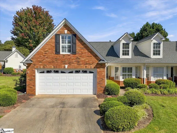 $299,900 | 7 Kennebec Lane, Simpsonville, SC 29681