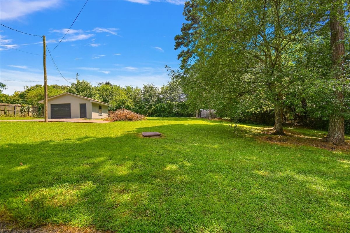 19 Horseshoe Bend Road Leoma, TN 38468 - Photo 25 of 29 a view of a house with a swimming pool