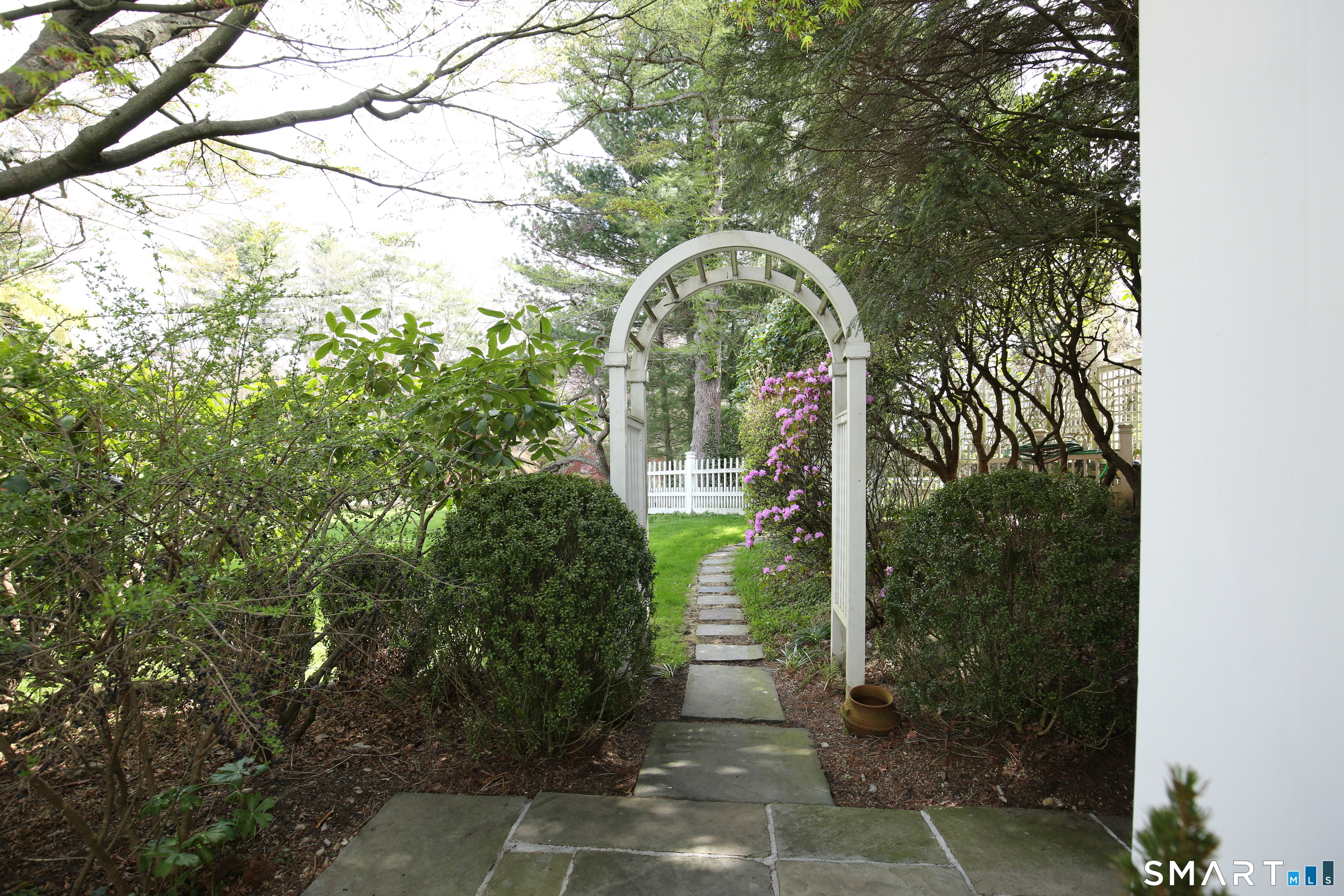 11 Clapboard Hill Road Westport, CT 06880 - Photo 12 of 22