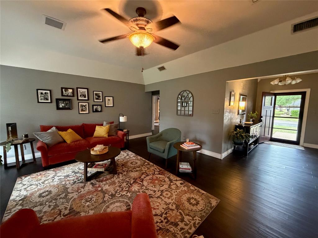 925 Manciples Way Abilene, TX 79602 - Photo 10 of 30 a living room with furniture and wooden floor
