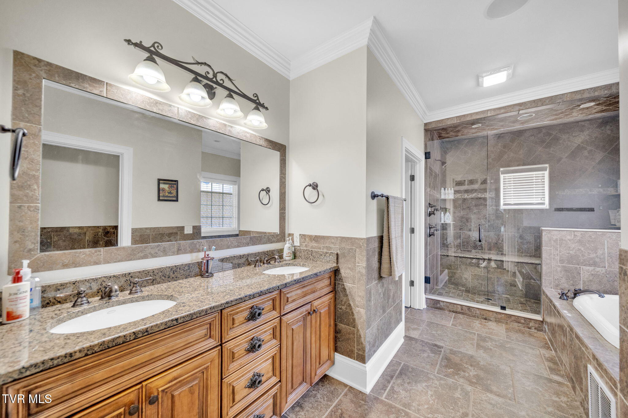 301 Sunset Ridge Court Johnson City, TN 37615 - Photo 17 of 80 27-web-or-mls-DSC02793