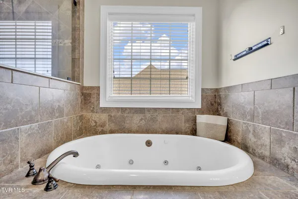 $1,175,000 | 301 Sunset Ridge Court, Johnson City, TN 37615