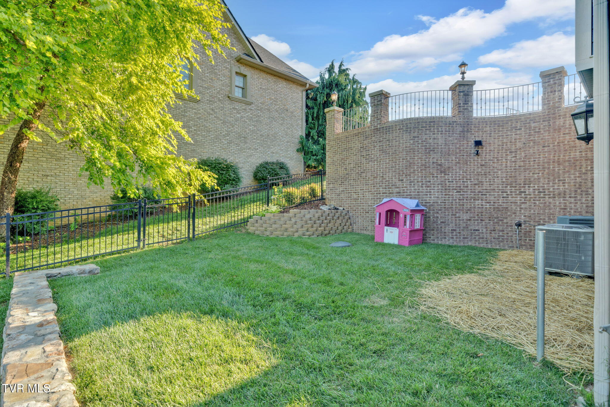 301 Sunset Ridge Court Johnson City, TN 37615 - Photo 73 of 80 81-web-or-mls-DSC03009