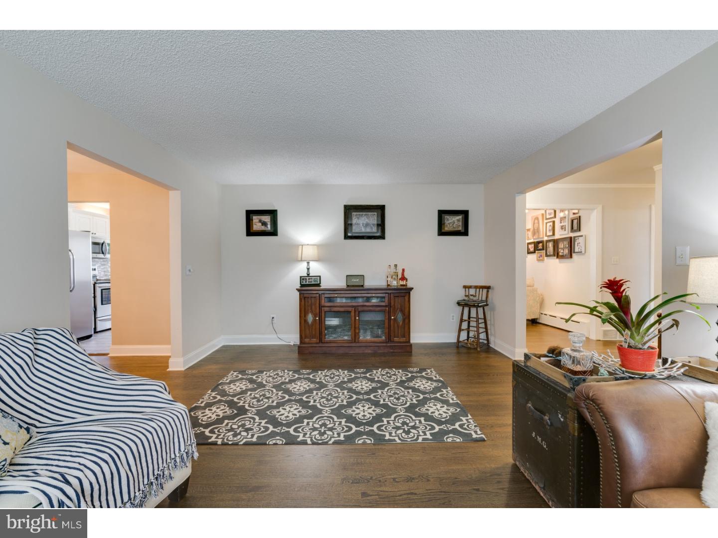 2 Greentree Road Hamilton, NJ 08619 - Photo 3 of 25