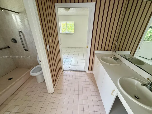 a view of a yard in front of a house