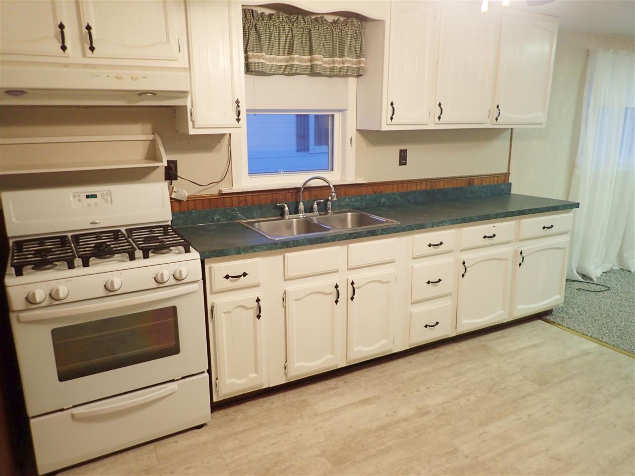 142 Fillmore Place Bay City, MI 48708 - Photo 8 of 27 Gallery Image 8