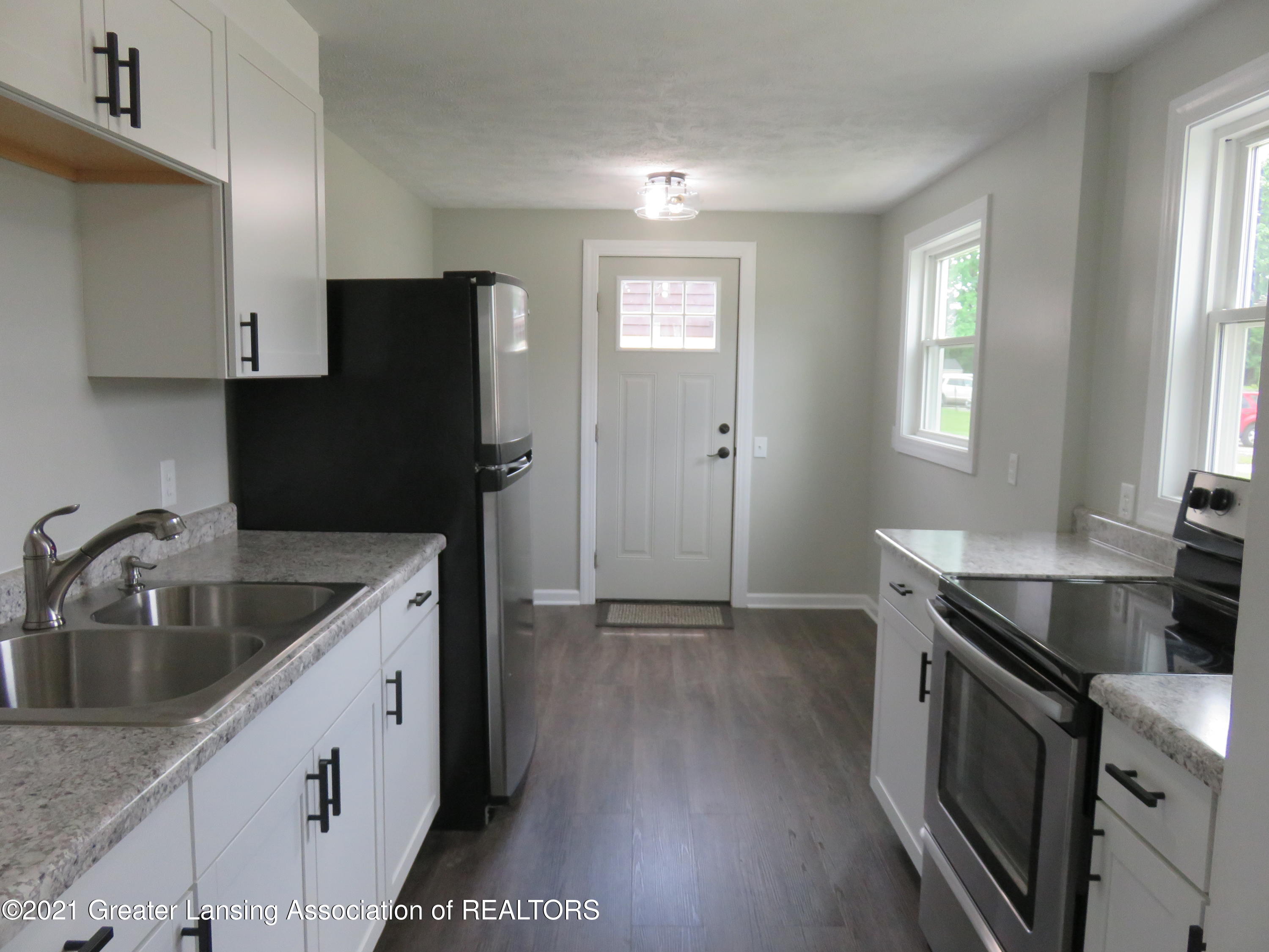 928 Eastfield Road Lansing, MI 48917 - Photo 7 of 20 Kitchen