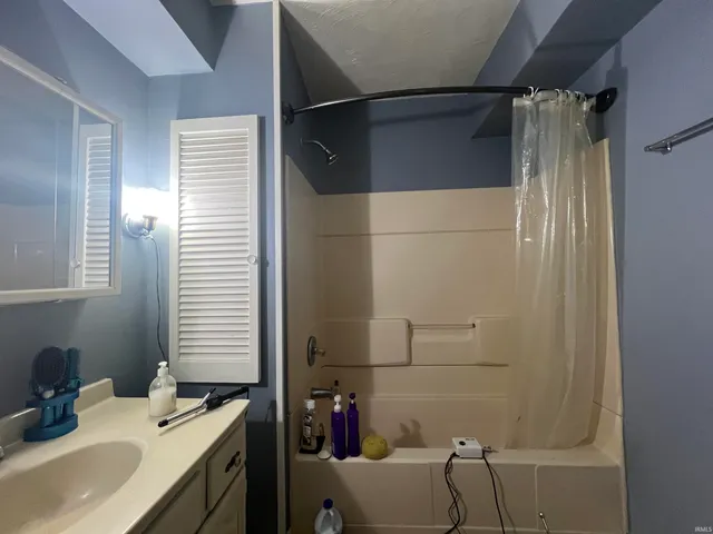 $89,900 | 916 West 10th Street, Connersville, IN 47331