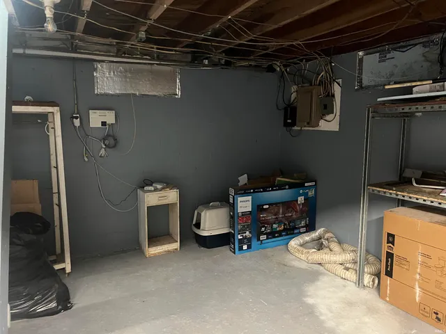 $89,900 | 916 West 10th Street, Connersville, IN 47331