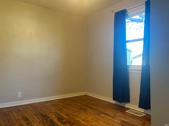 $89,900 | 916 West 10th Street, Connersville, IN 47331