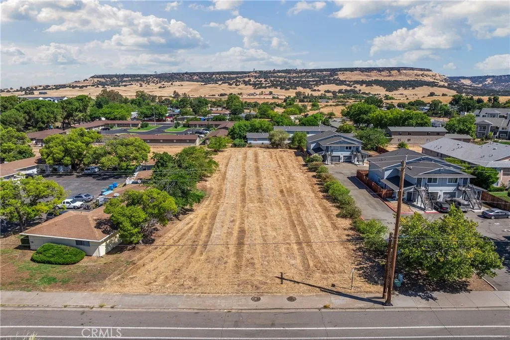 82 Nelson Road Oroville, CA 95965 - Photo 2 of 27 a view of a city
