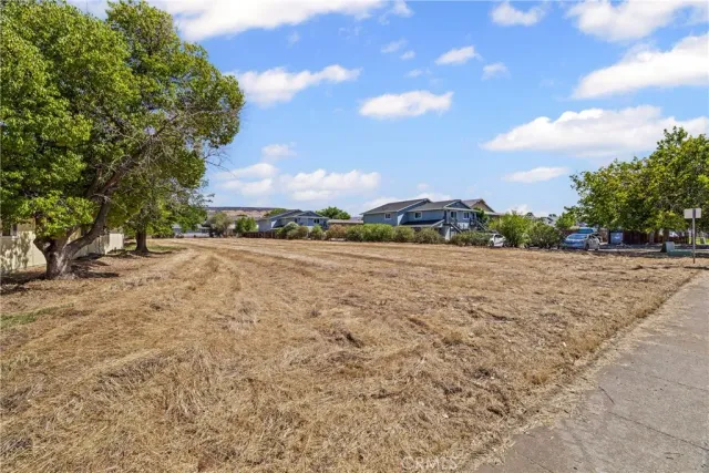 a view of an outdoor space and a yard