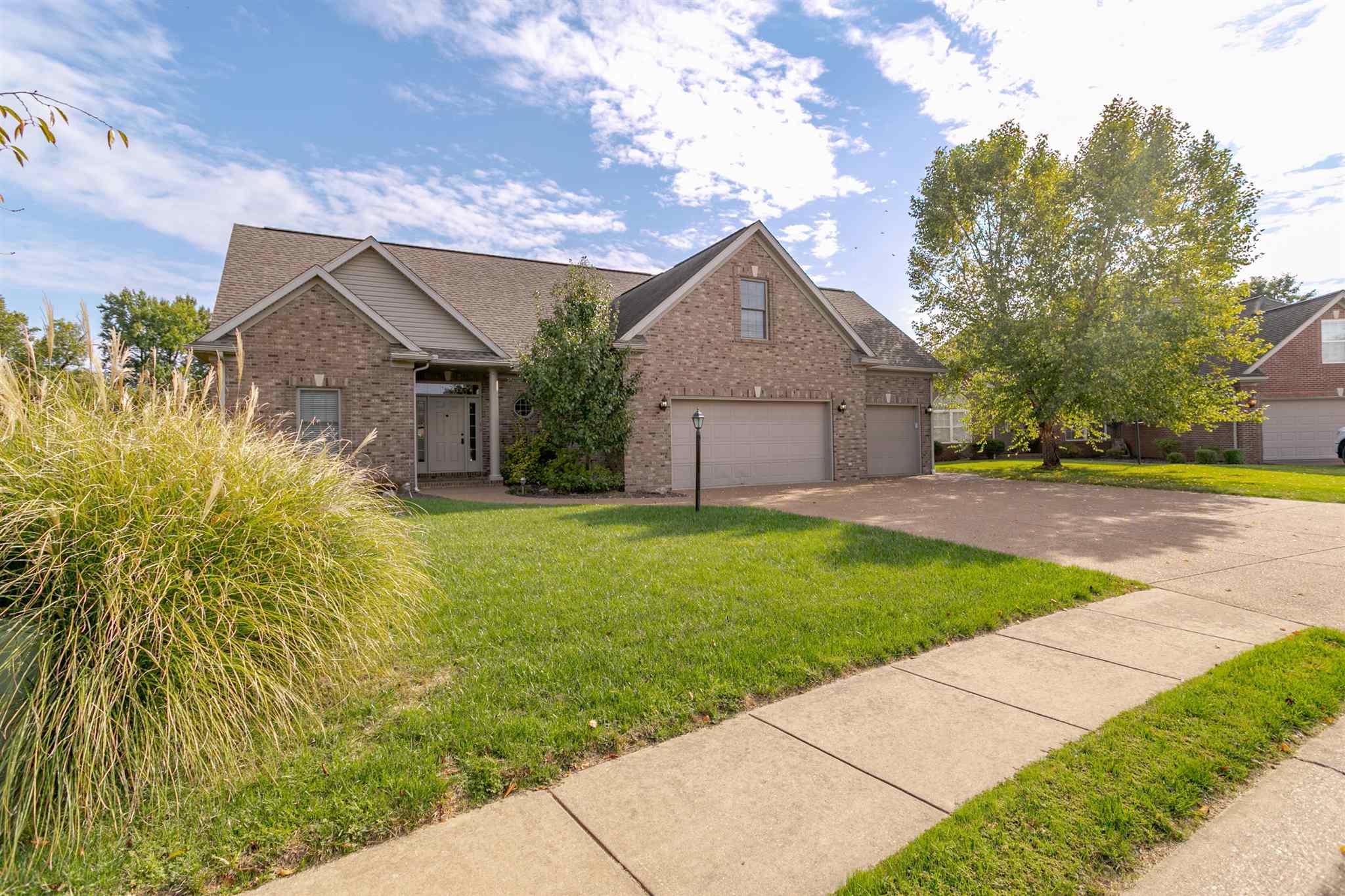 4368 Huntington Ridge Circle Newburgh, IN 47630 - Photo 2 of 35 Gallery Image 2