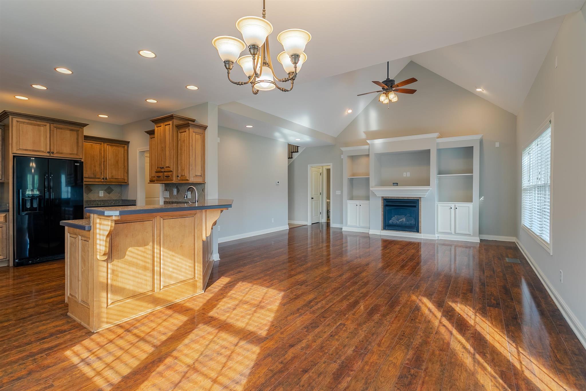 4368 Huntington Ridge Circle Newburgh, IN 47630 - Photo 11 of 35 Gallery Image 11