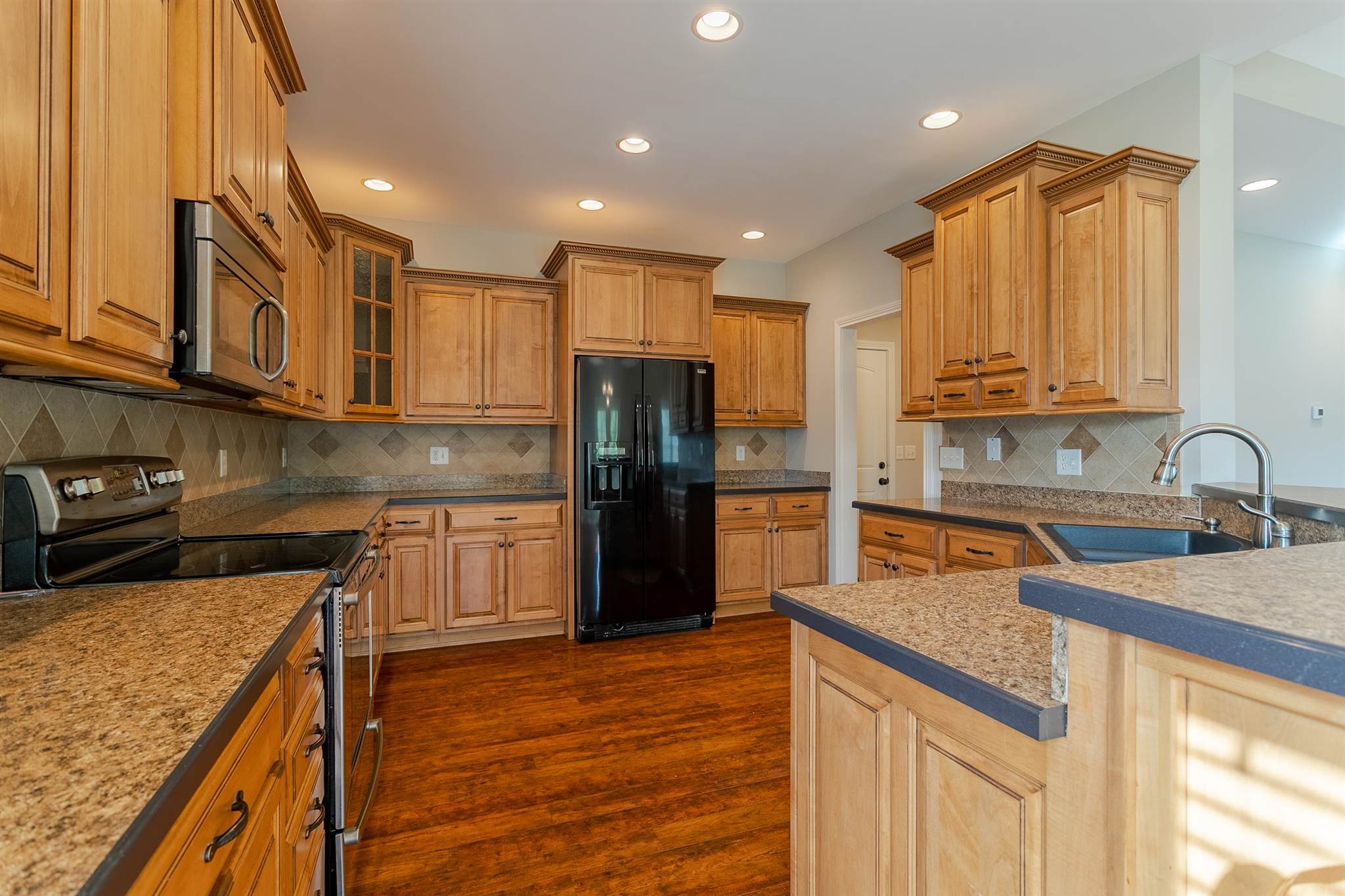4368 Huntington Ridge Circle Newburgh, IN 47630 - Photo 12 of 35 Gallery Image 12