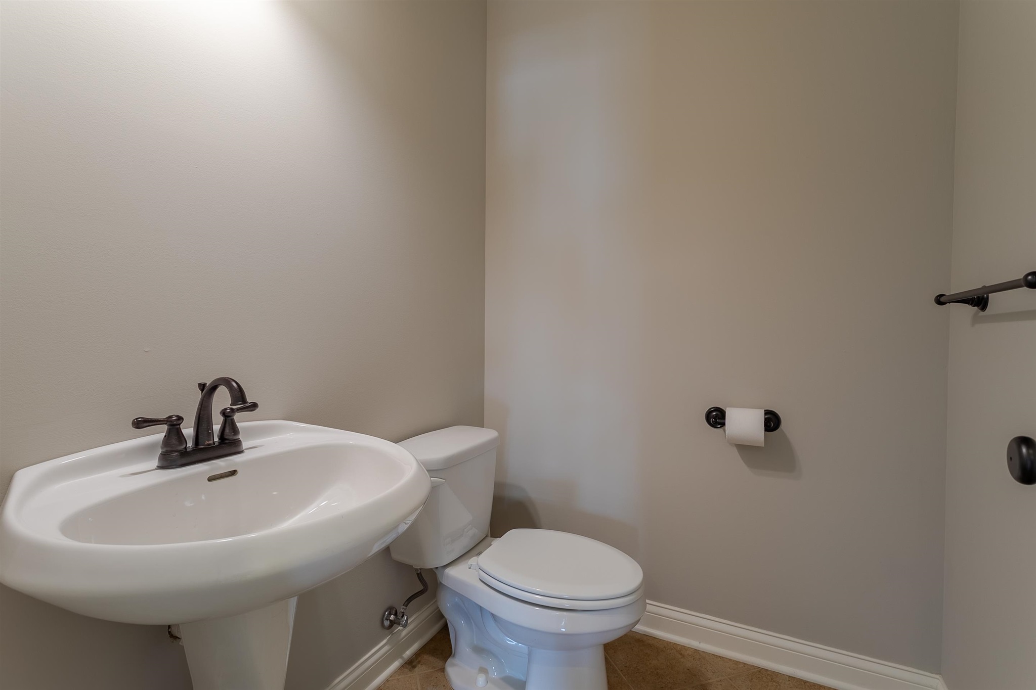 4368 Huntington Ridge Circle Newburgh, IN 47630 - Photo 15 of 35 Gallery Image 15