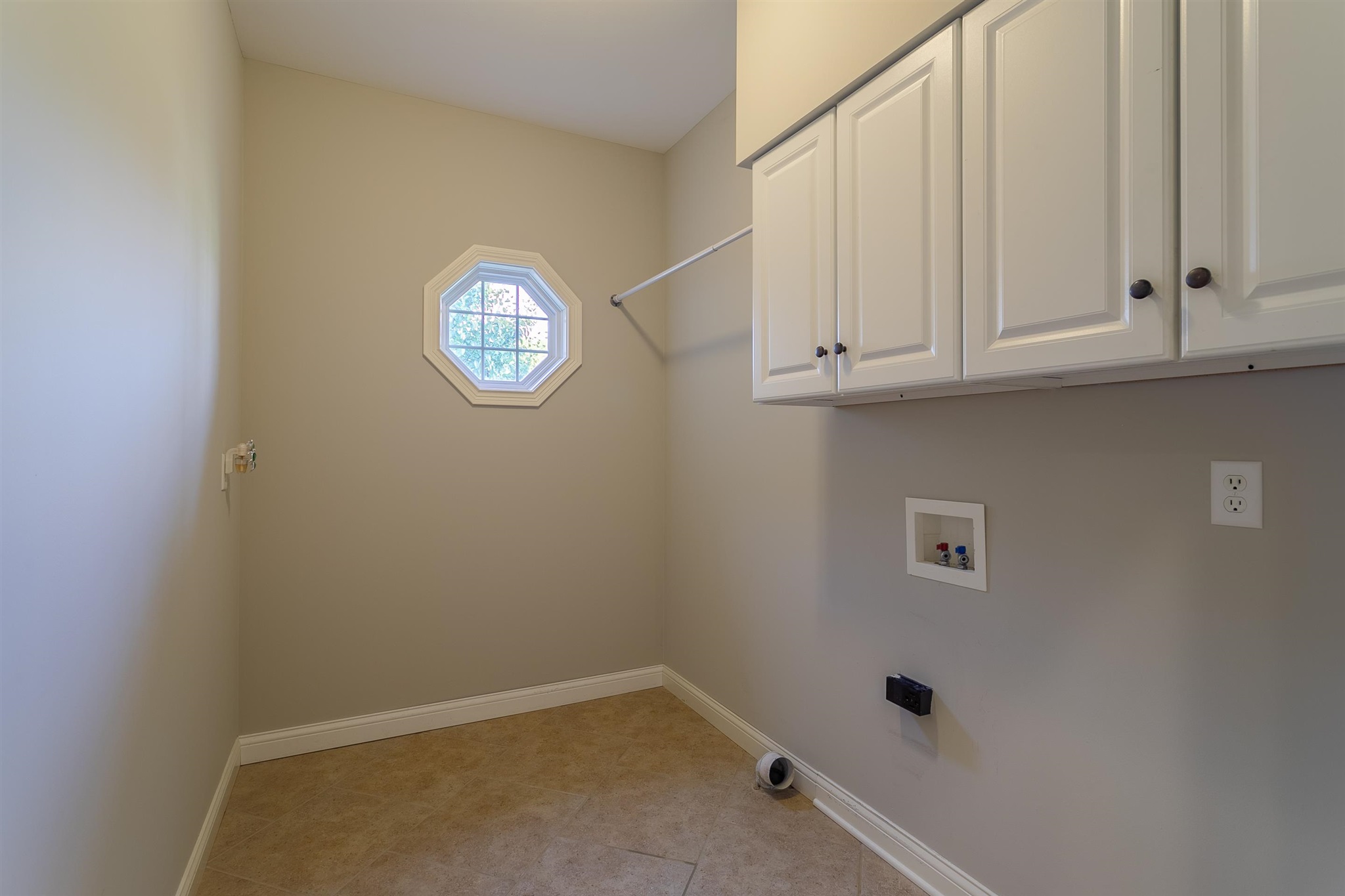 4368 Huntington Ridge Circle Newburgh, IN 47630 - Photo 16 of 35 Gallery Image 16