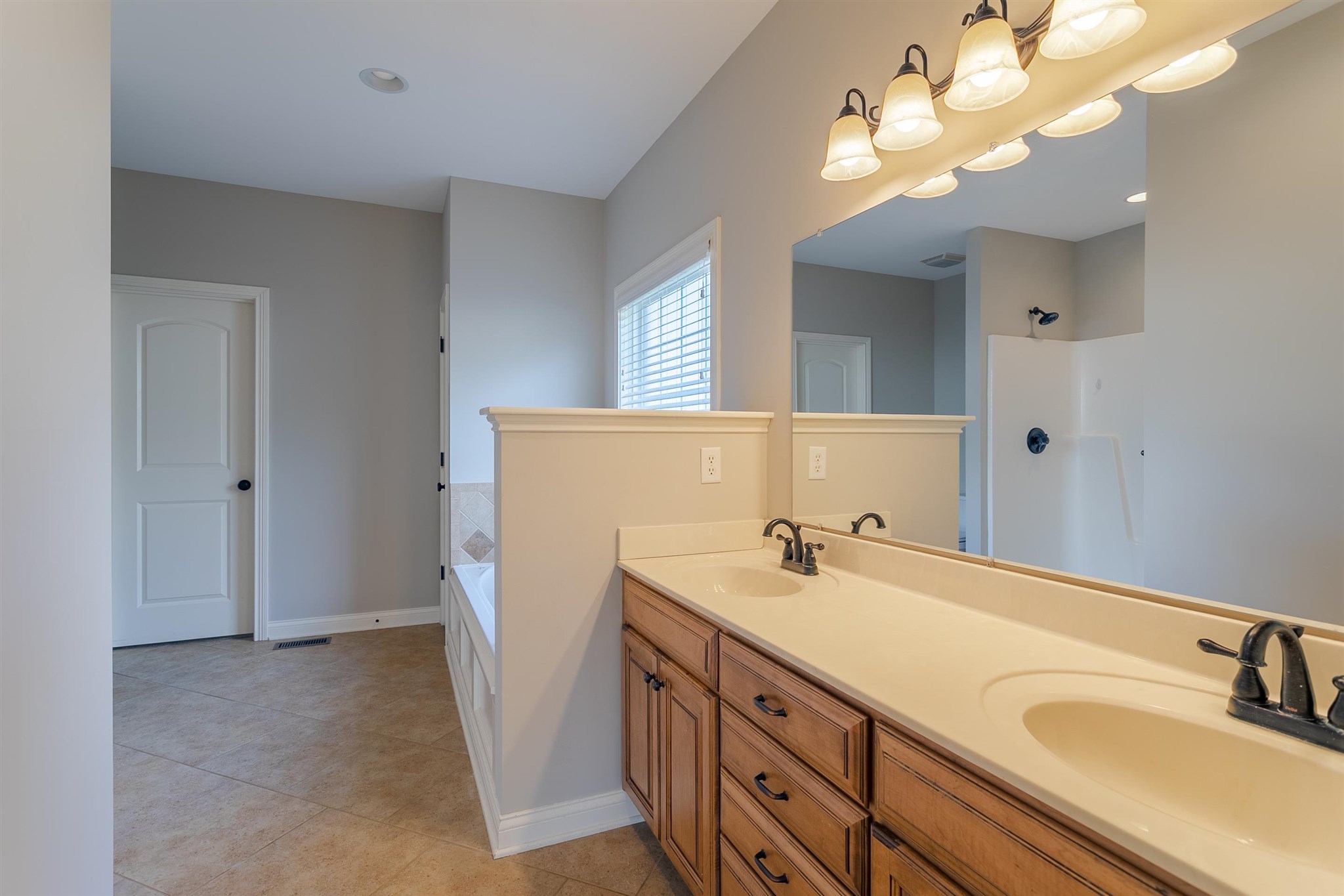 4368 Huntington Ridge Circle Newburgh, IN 47630 - Photo 19 of 35 Gallery Image 19