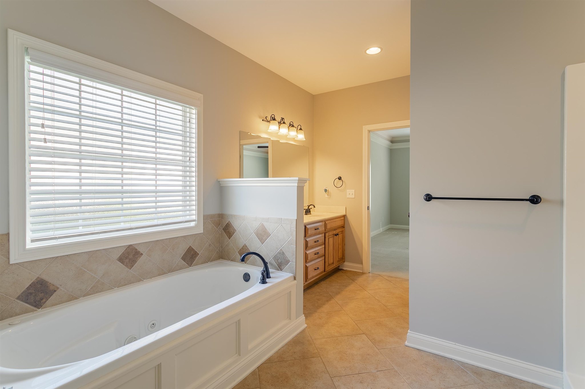 4368 Huntington Ridge Circle Newburgh, IN 47630 - Photo 20 of 35 Gallery Image 20