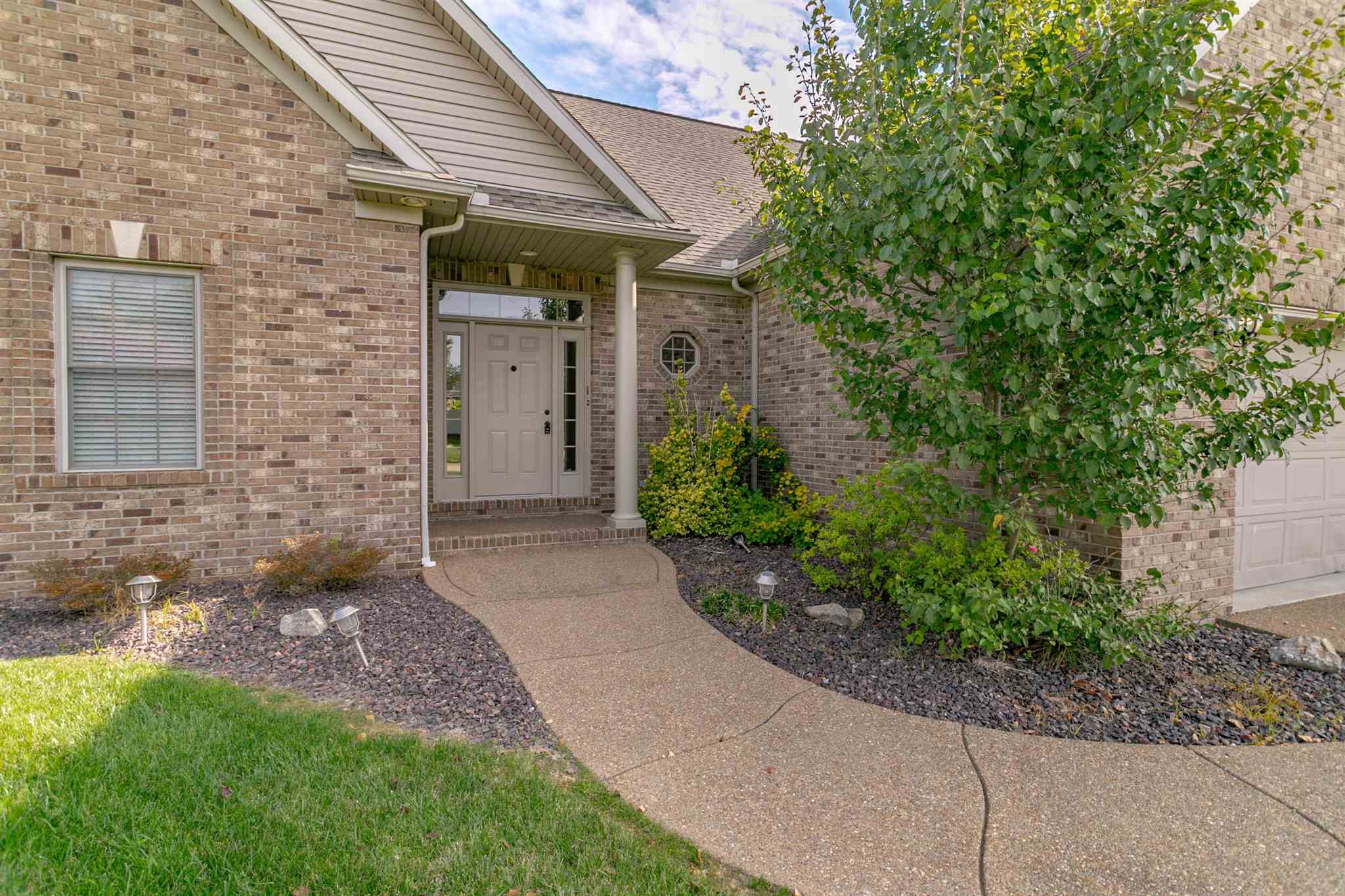 4368 Huntington Ridge Circle Newburgh, IN 47630 - Photo 4 of 35 Gallery Image 4