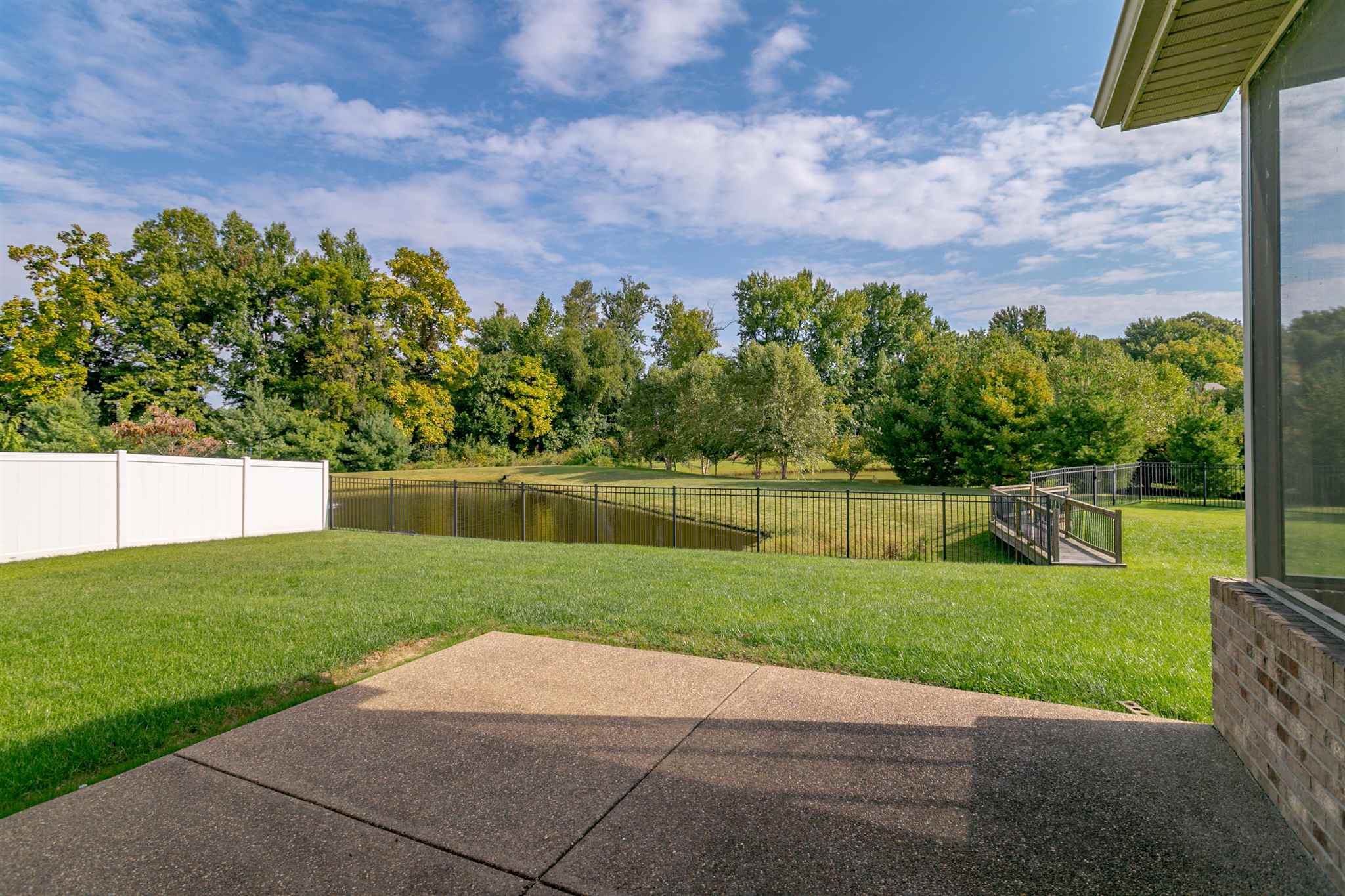 4368 Huntington Ridge Circle Newburgh, IN 47630 - Photo 31 of 35 Gallery Image 31