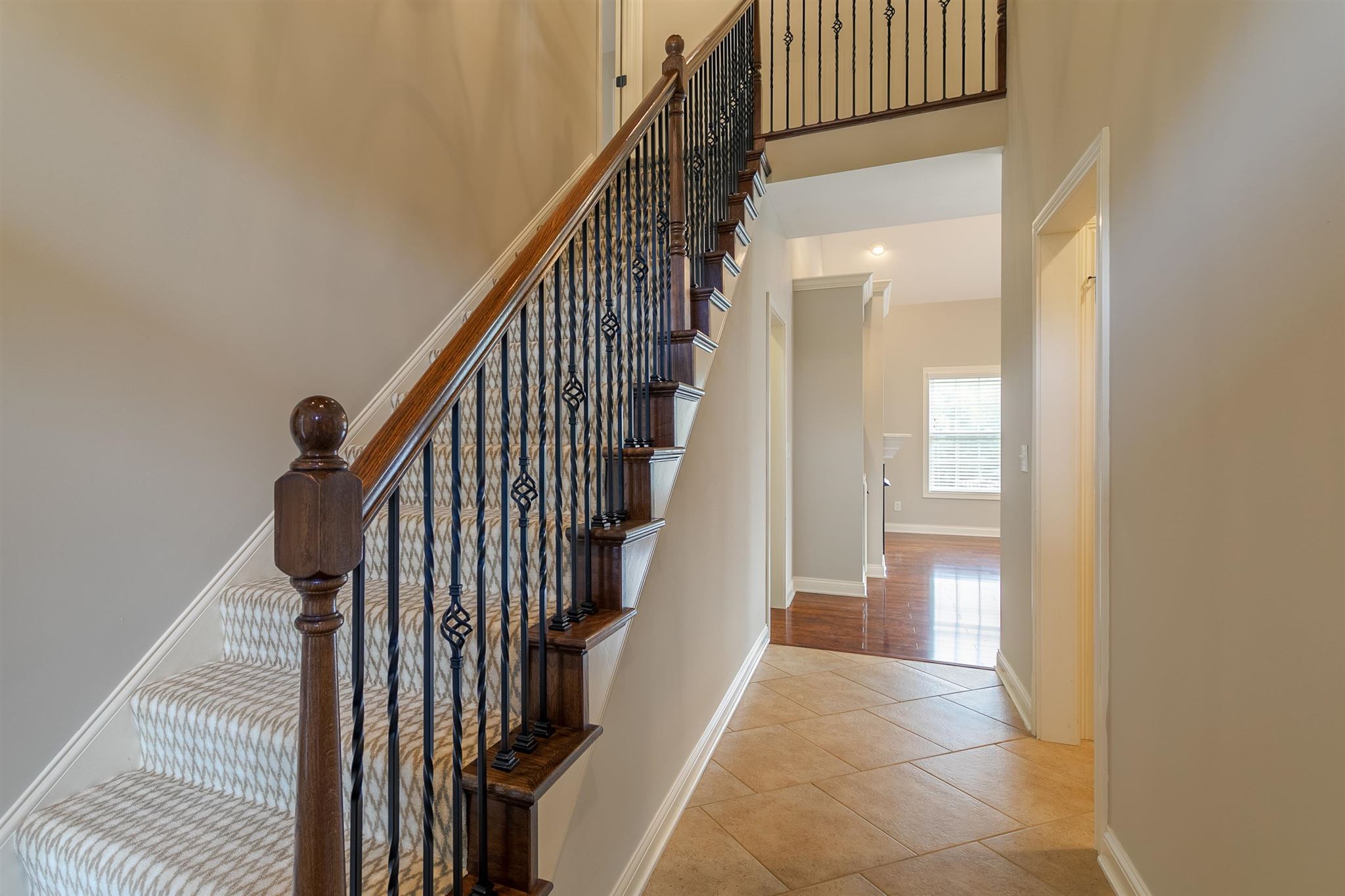 4368 Huntington Ridge Circle Newburgh, IN 47630 - Photo 6 of 35 Gallery Image 6
