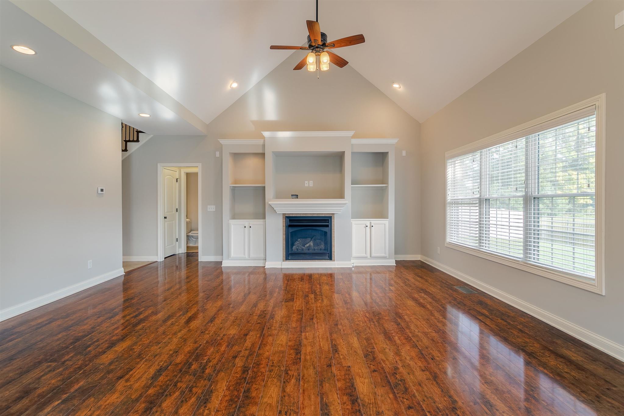 4368 Huntington Ridge Circle Newburgh, IN 47630 - Photo 8 of 35 Gallery Image 8