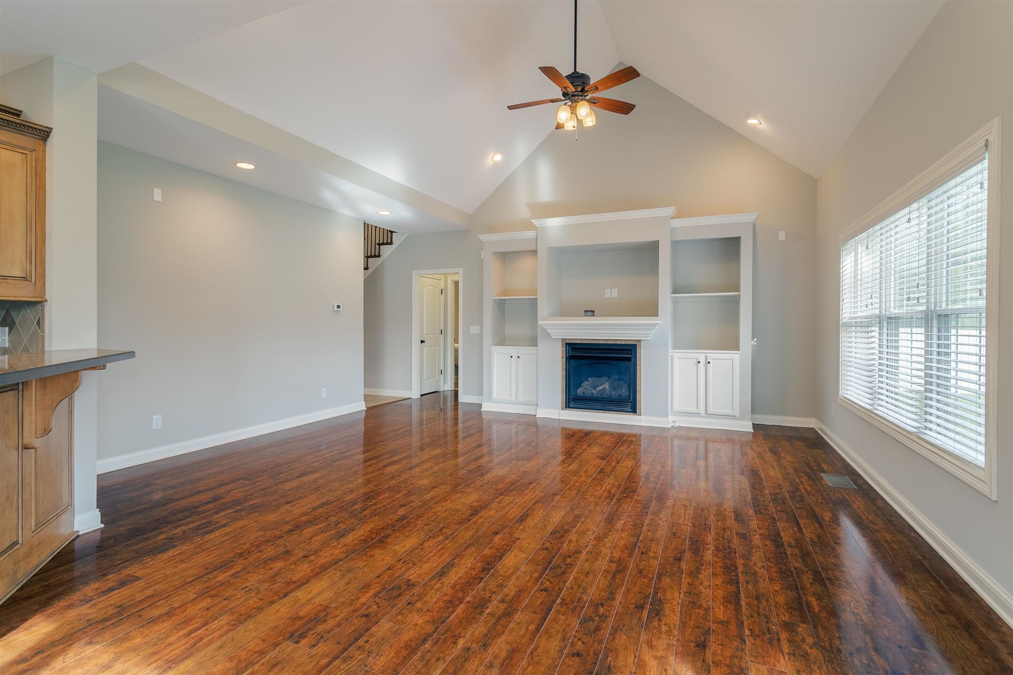 4368 Huntington Ridge Circle Newburgh, IN 47630 - Photo 9 of 35 Gallery Image 9