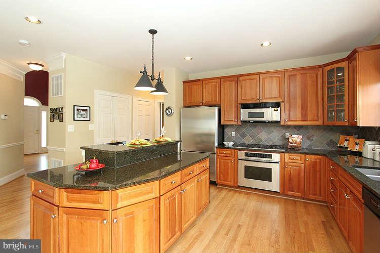 18505 Thundercloud Road Boyds, MD 20841 - Photo 5 of 13 Kitchen