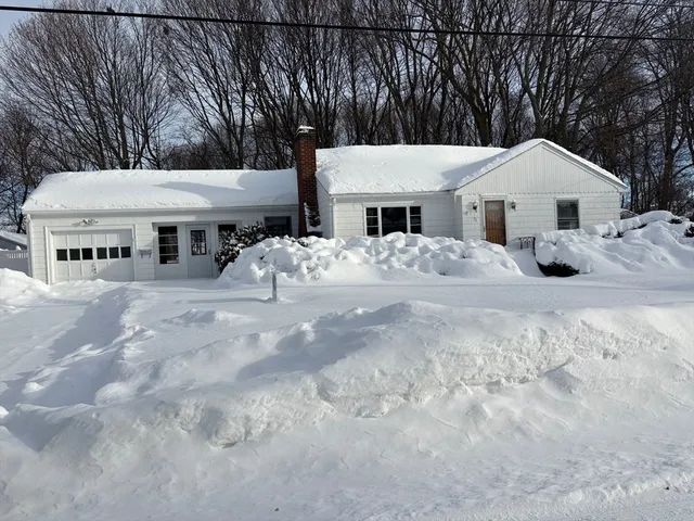 $3,200 | 73 Ellsworth Road, Peabody, MA 01960