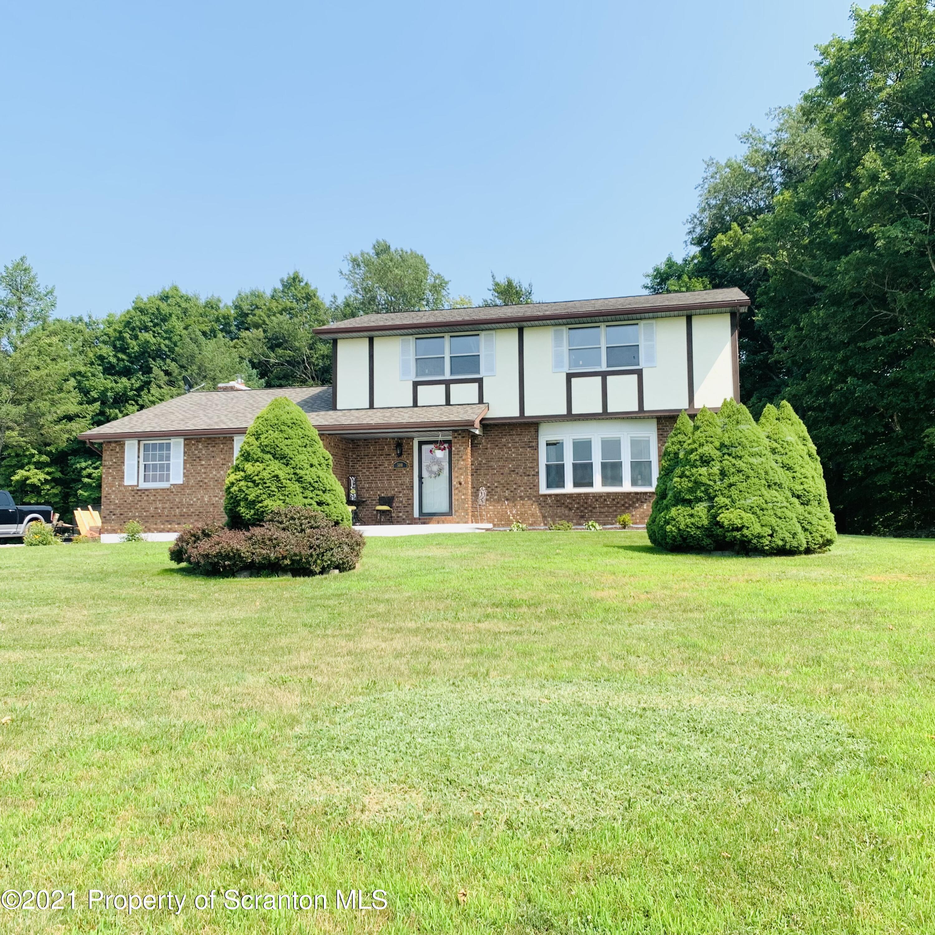 500 Spring Run Lane Moscow, PA 18444 - Photo 3 of 63 Gallery Image 3