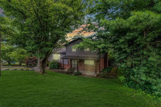 a view of a park with welcome board