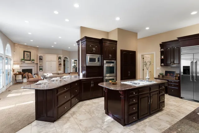 $1,175,000 | 13 Chatsworth Place, Farmington, CT 06032