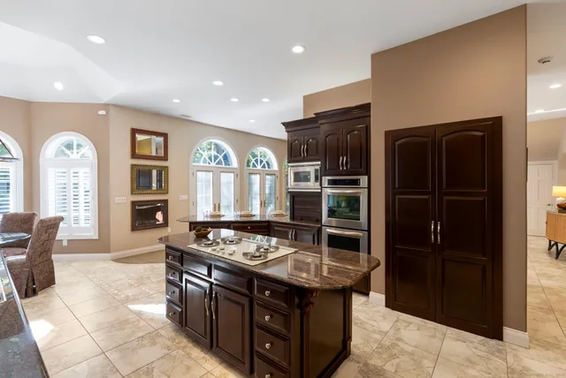 $1,175,000 | 13 Chatsworth Place, Farmington, CT 06032