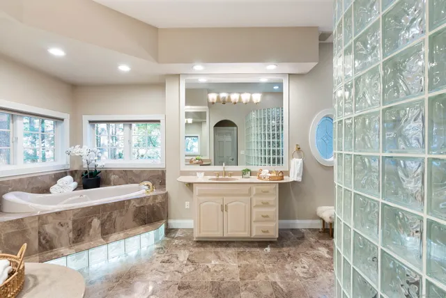 $1,175,000 | 13 Chatsworth Place, Farmington, CT 06032