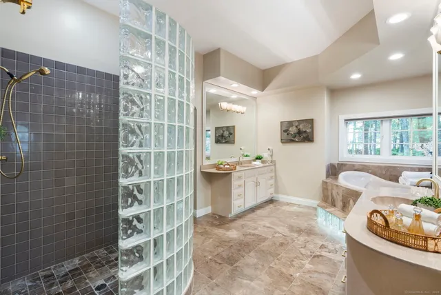 $1,175,000 | 13 Chatsworth Place, Farmington, CT 06032