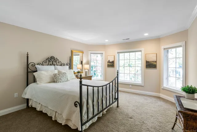 $1,175,000 | 13 Chatsworth Place, Farmington, CT 06032