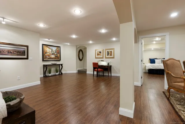 $1,175,000 | 13 Chatsworth Place, Farmington, CT 06032