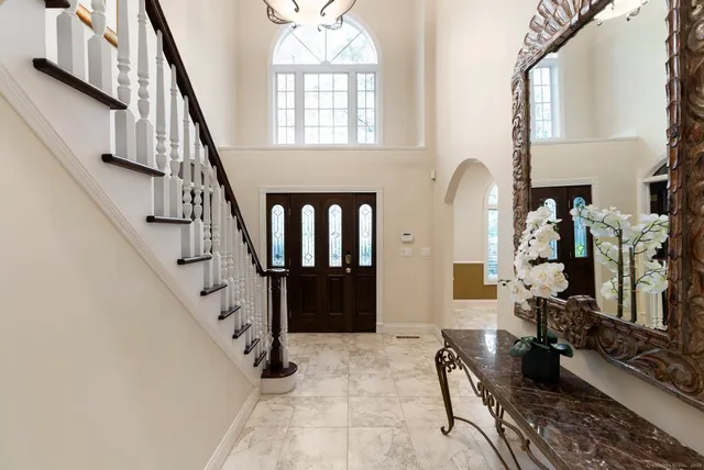 $1,175,000 | 13 Chatsworth Place, Farmington, CT 06032