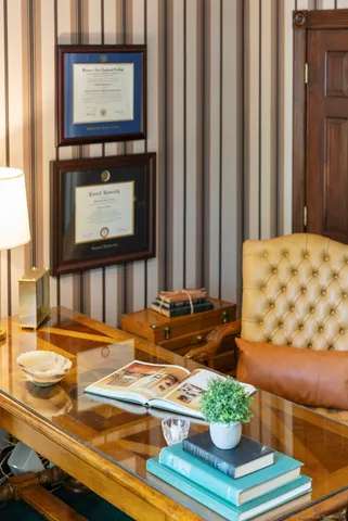 $1,175,000 | 13 Chatsworth Place, Farmington, CT 06032