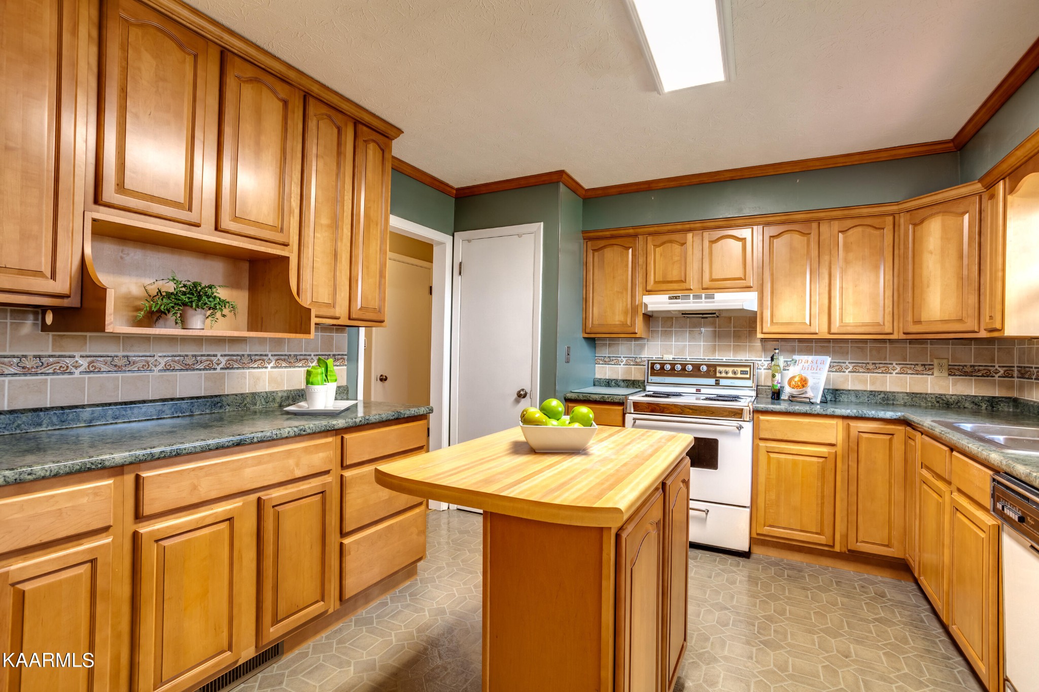 1120 Kevin Road Knoxville, TN 37923 - Photo 16 of 33 Gallery Image 16