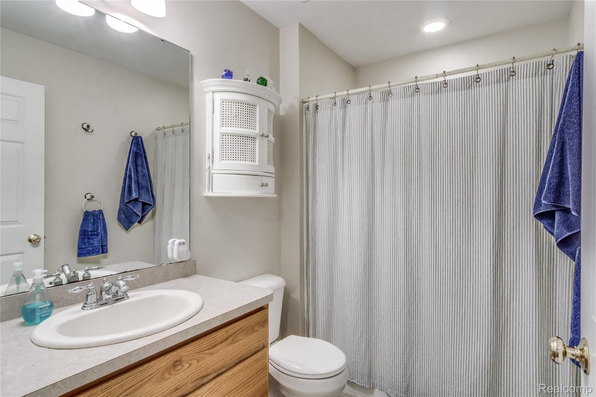 9425 Winterset Road Pinckney, MI 48169 - Photo 19 of 28 Interiors (30 of 33).jpg