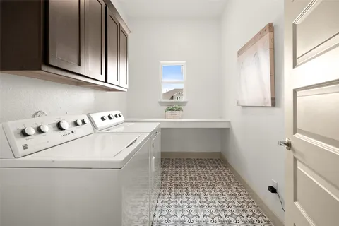 $825,000 | 121 Starfire Drive, Dripping Springs, TX 78620