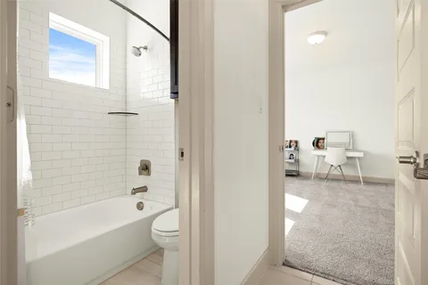 $825,000 | 121 Starfire Drive, Dripping Springs, TX 78620